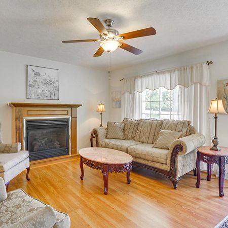 Chatham Getaway With Fireplace, Deck And Gas Grill! Exterior photo